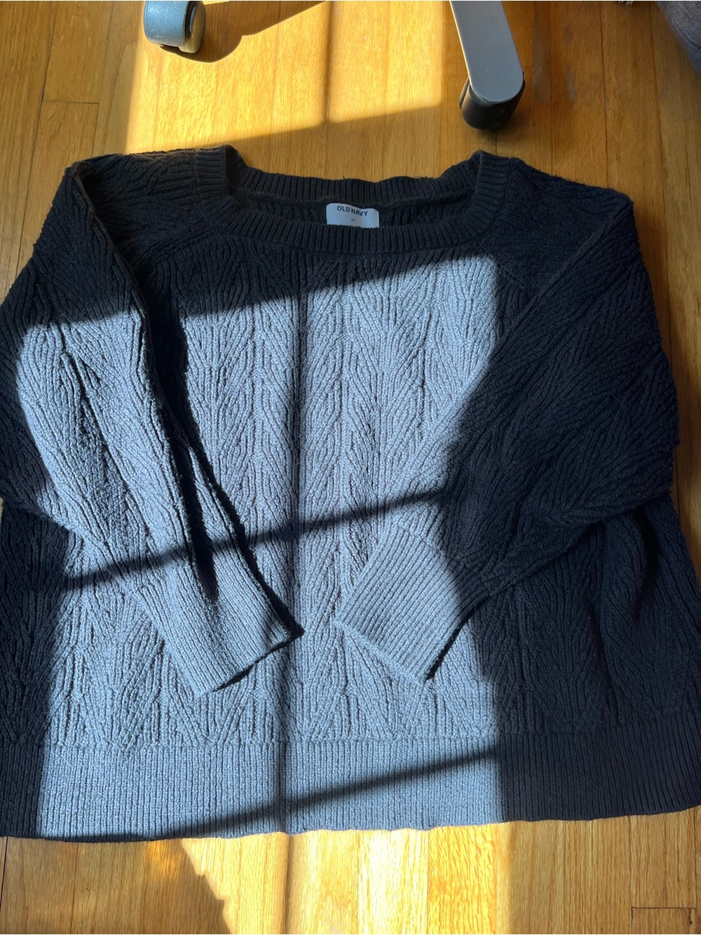Old Navy women’s gray Cable Knit Sweater